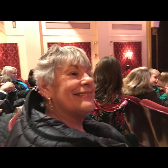 Meet your Posher, Carol - Picture 1 of 1